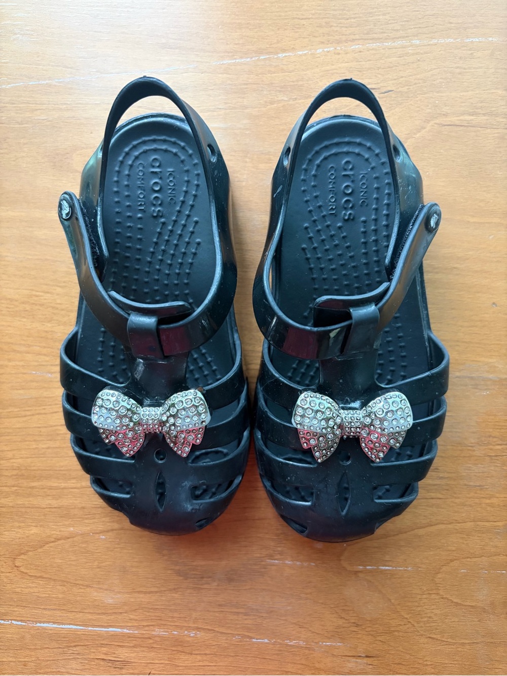 Crocs Isabella Charm Sandals with Silver Bow Charm size 8 toddler
